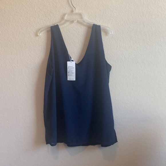 Alice Co. Navy sleeveless blouse - Picture 2 of 2